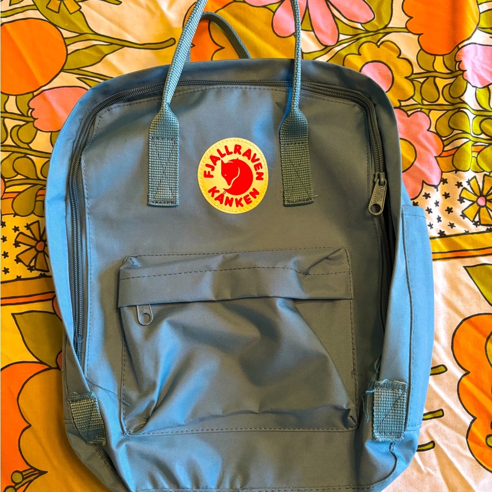 Fjallraven Kanken Mini Backpack Unisex